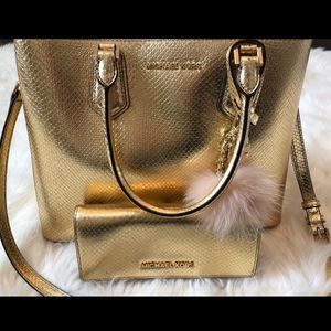 MICHAEL KORS: Purse & Wallet Included